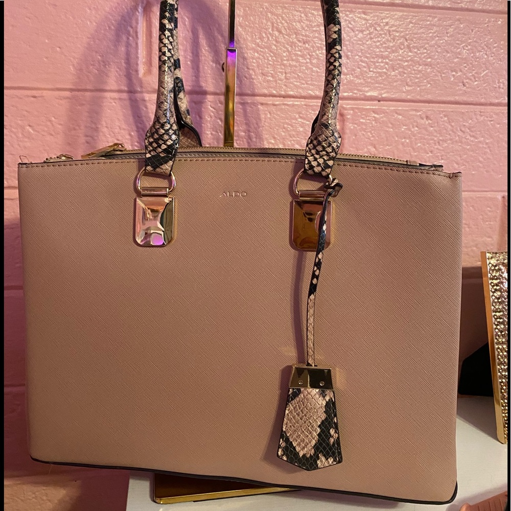 Also cross body / tote